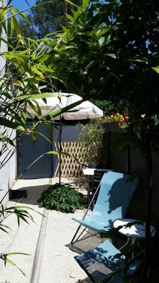 Studio Charmant Et Calme Villeneuve Les Avignon Entree Et Cour Independantes Climatisation Piscine Parking Exterior foto