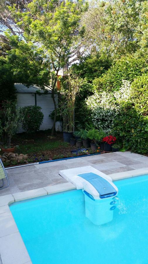 Studio Charmant Et Calme Villeneuve Les Avignon Entree Et Cour Independantes Climatisation Piscine Parking Exterior foto