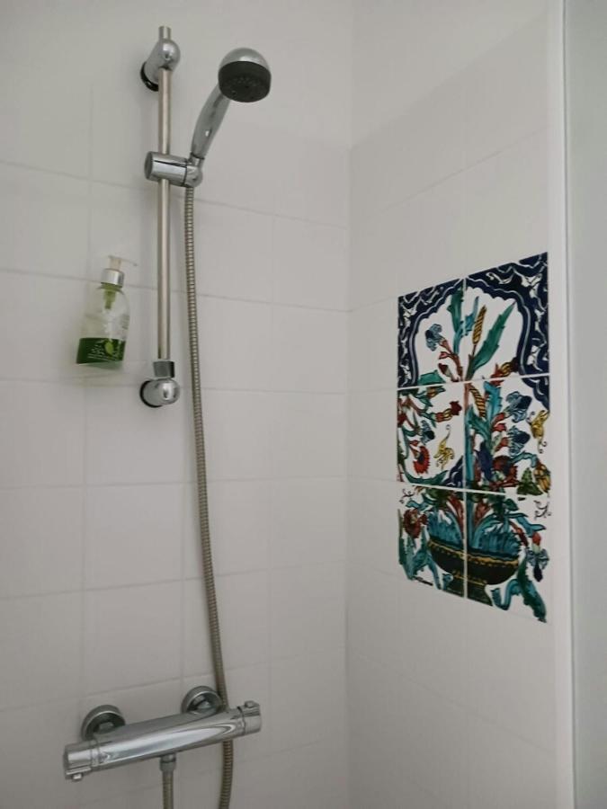 Studio Charmant Et Calme Villeneuve Les Avignon Entree Et Cour Independantes Climatisation Piscine Parking Exterior foto