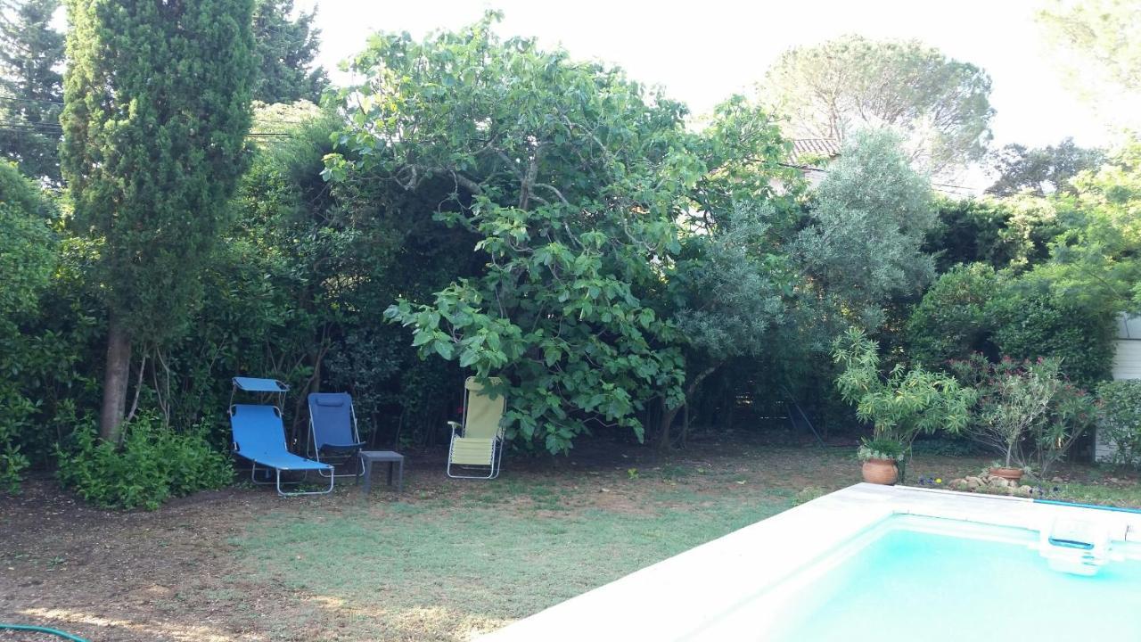 Studio Charmant Et Calme Villeneuve Les Avignon Entree Et Cour Independantes Climatisation Piscine Parking Exterior foto